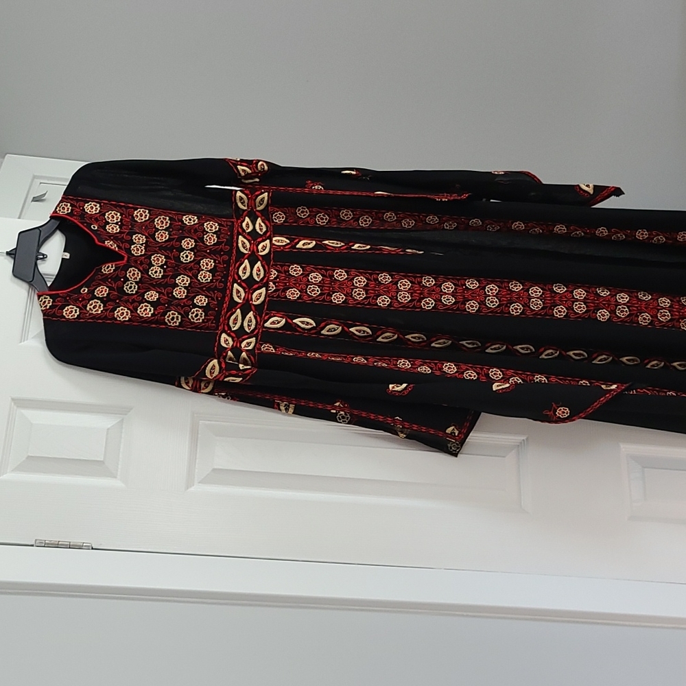 Abaya - image 1